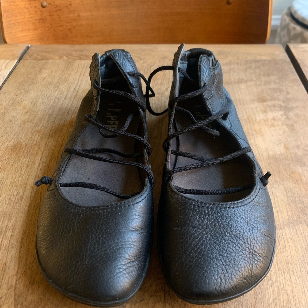Camper flats size 37